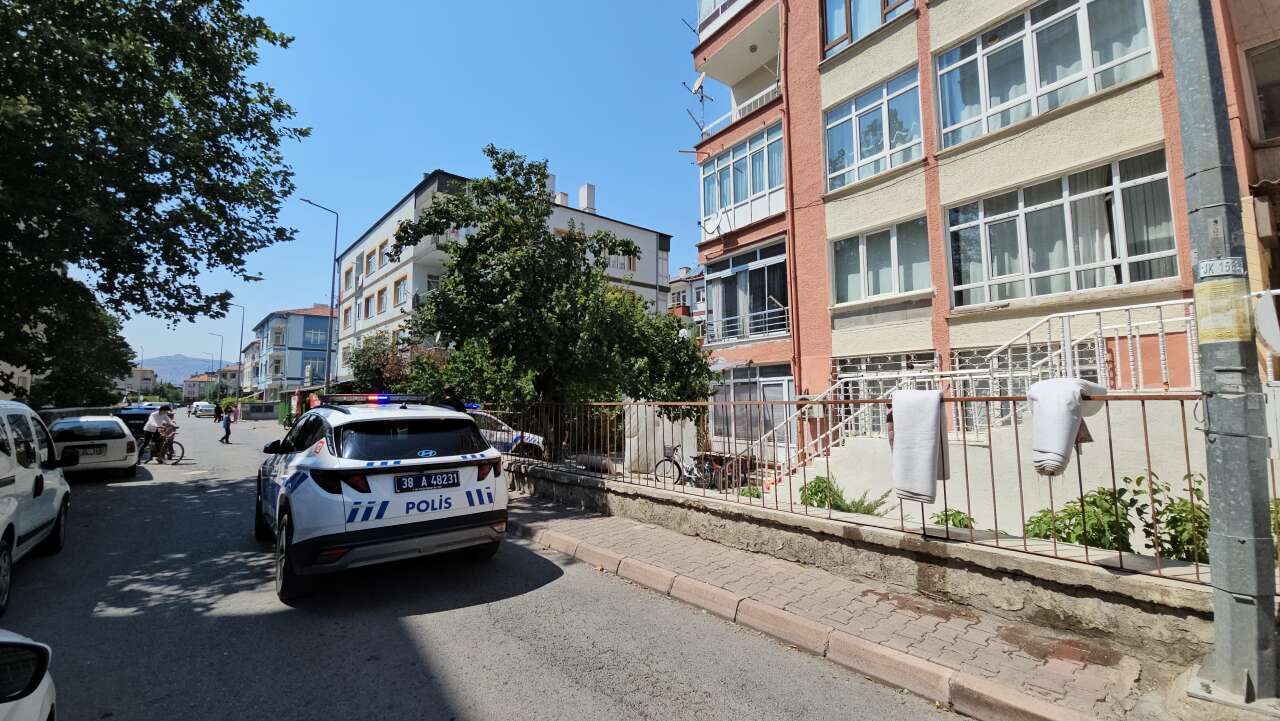 Konya’dan 300 kilometre gitti, geceyi kapısında geçirdi! Sabah saldırdı 2